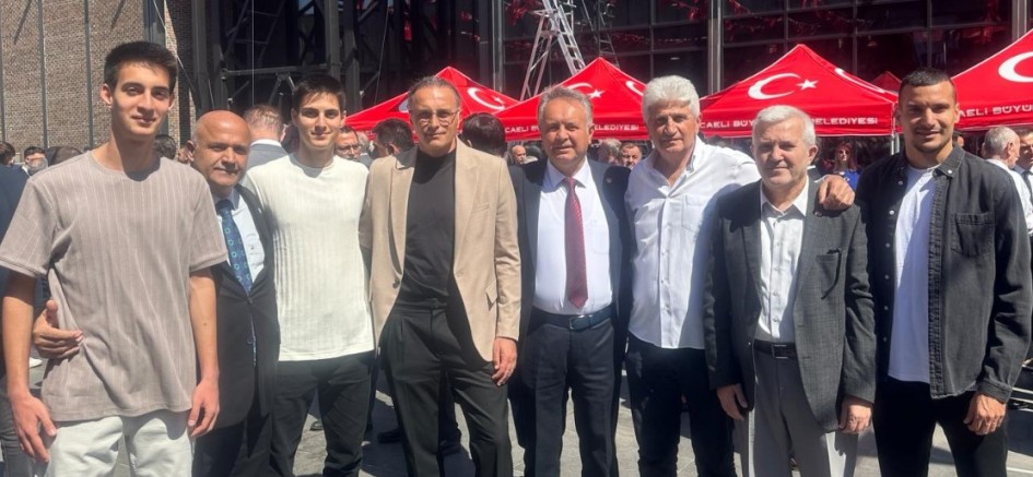 Recep Başkan, Mustafa Hoca, Futbolcu Cem Kent Bayramlaşmasına katıldı