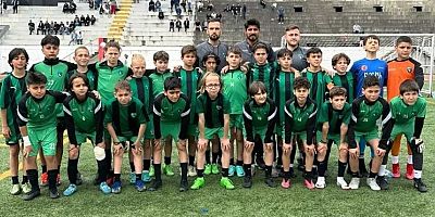Kocaelispor U12 takımı Sakarya'da İhsan Necati Sarı Turnuvasında