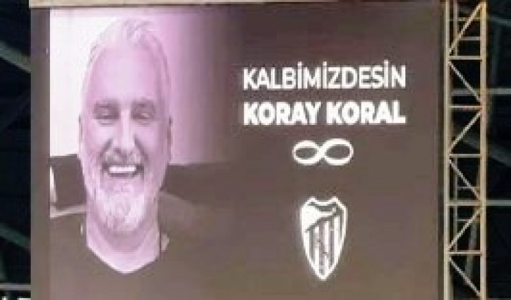 Gri Korayın led ekranda fotoğrafı içim yanarlı vefa