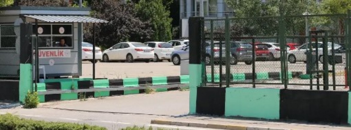 GSİM tesis duvarlarına Yeşil Siyah boyama