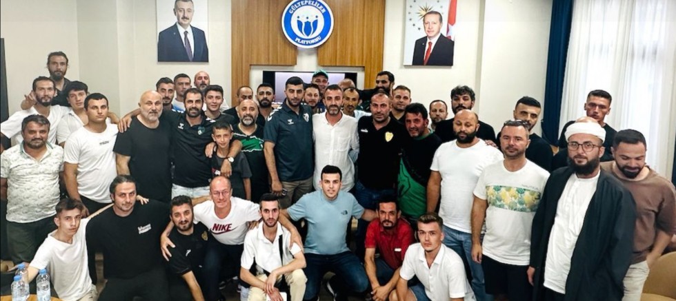Gültepeliler Plartformu Taner Çakırer'le Taraftar Derneğini mahallede ağırladı