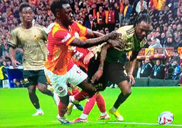 Hakem Yorumcuları GS'ye yalamalık yarışında