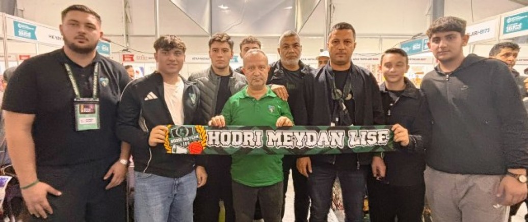 Hodri Meydan yönetimi Kitap Fuarı Standımızda