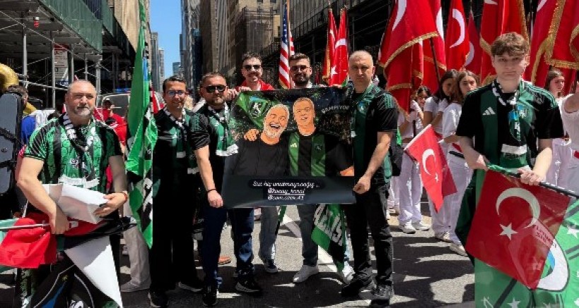 Kocaelispor USA Gri Koray ve Cem Özer'i unutmadı