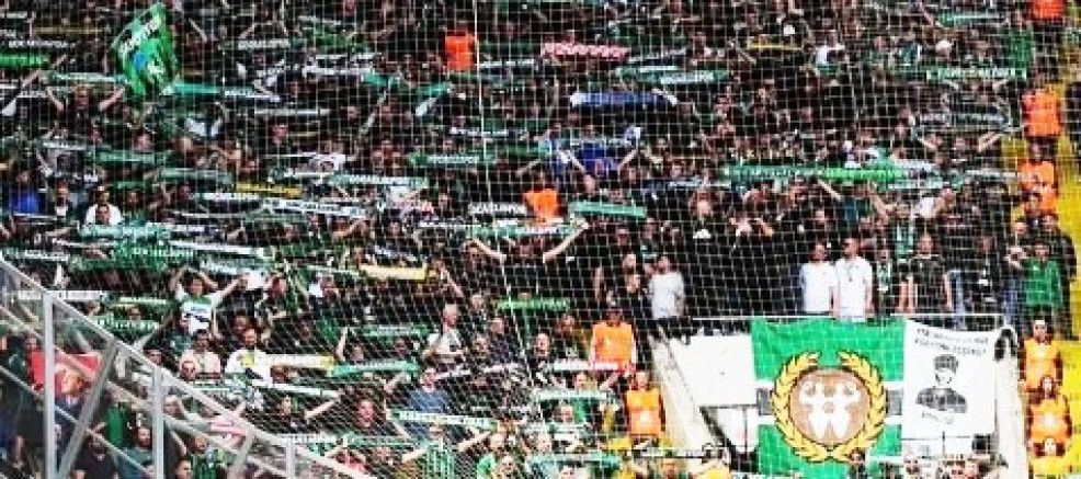 Mağlubiyete rağmen takımı tribüne çağırdılar