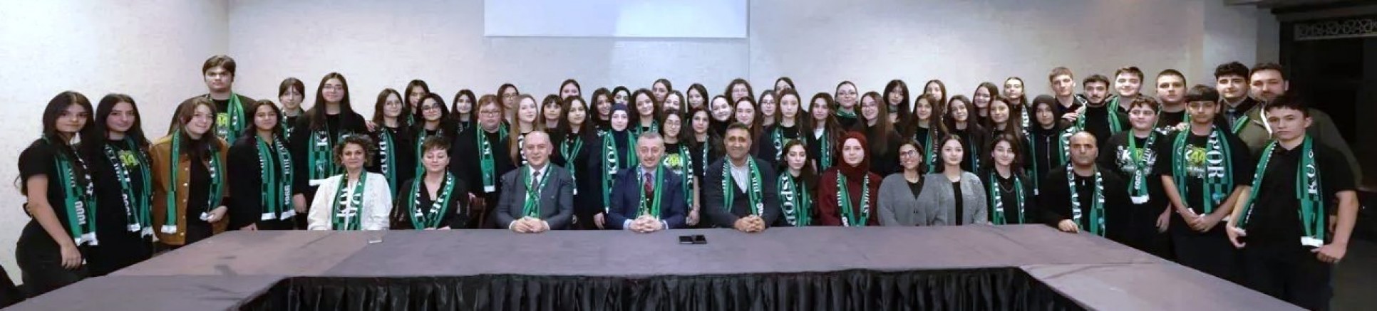 59.Kuruluş gecesi yıldzı Körfez Atatürk AL korosunu Büyükakın ağırladı