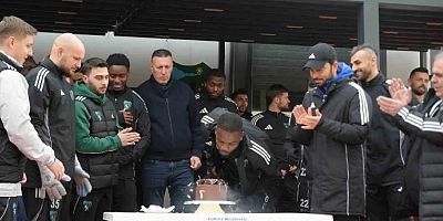 27 yaşına giren Show’a antrenmanda yaşgünü