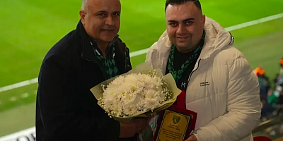 Durul'dan kütüphane sponsoru Elmas'a plaket