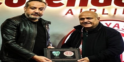 Durul'un Boztepe’ye plaket ve Kocaelispor forması hediyesi