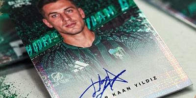 Futbolcuların ıslak imzalı kartları vitrine çıktı