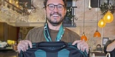 Genç Şeflerden Danilo'ya forma hediyesi