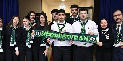 Hodri Meydan İftarında Yeşil Siyah Atkılı servis