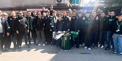 Karamürselli taraftarlar takımın yanında