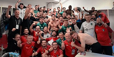 Kocaelispor Soyunma Odasında Tuzlaspor galibiyetinin çoşkusu