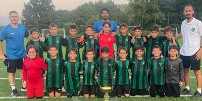 Kocaelispor U11 Takımı Yalova Termal Cup Turnuvasında şampiyon oldu