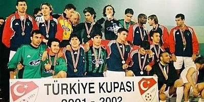 Kocaelispor'un 2001-02 sezonu Türkiye Kupası şampiyonluğu anması