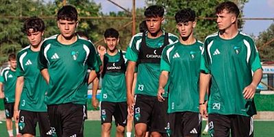 Kullarspordan Utku Küçük U19 Takımımızla antremanda