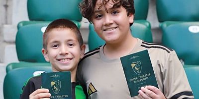 Minik taraftarların ellerinde Pasaport Kalplerinde Kocaelispor