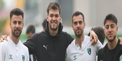 Onur, Onur Alp, Barış ve Mert hasret giderdiler. 