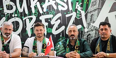 Orta saha Karol Linetty 1+1 sözleşme imzaladı
