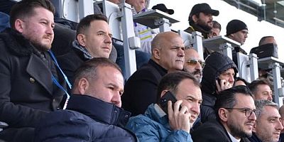 Recep Başkan Tribünde yöneticilerle izledi