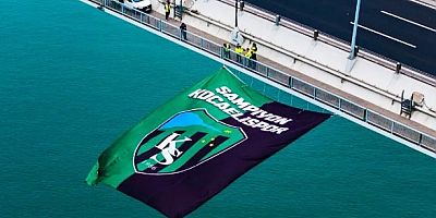 Tahir Başkandan “İstediniz, yaptık! Osmangazi Köprüsü yeşil-siyah!”