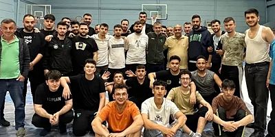 Taraftarın Sakarya maçına kareografi hazırlığı