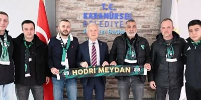 Taraftarlar Karamürsel Belediyesine gitti