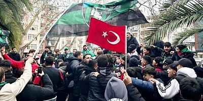 Taraftarlar Şehiriçinde bandoyla yürüdü