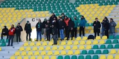 Taraftarlar uçuş iptali nedeniyle gidememiş