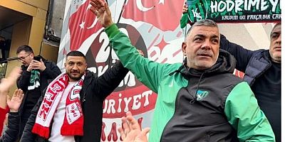 Taraftarlar Yürüş yolunda  bandoyla maça davet ettiler