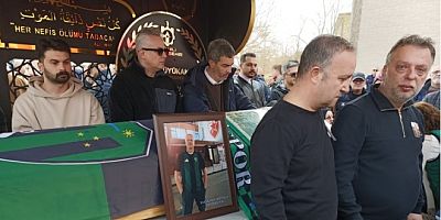 Taraftarlardan Cem Özer kent mezarlığına defnedildi