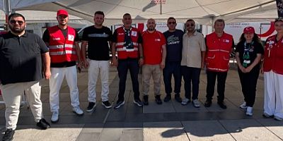 Taraftarların Kızılayla bağışı kampanyası İzmit Kent Meydanı’nda başladı