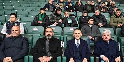 TFF Başkanvekili Otyakmaz Sivas maçında protokolda