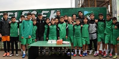 U13 Takımımızdan Rüzgar Aksoy'a süpriz doğum günü