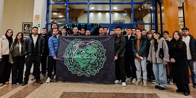 Üniversiteli Taraftarlar 3 Jokerli Konken oyununda