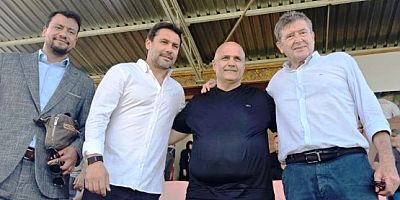 ZED FC Sportif Direktörü Ahmet Hassan protokolda