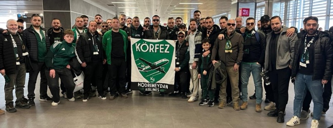 Taraftarlar Rizeye uçakla  gitmek için havaalanında