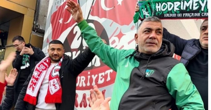 Taraftarlar Yürüş yolunda  bandoyla maça davet ettiler