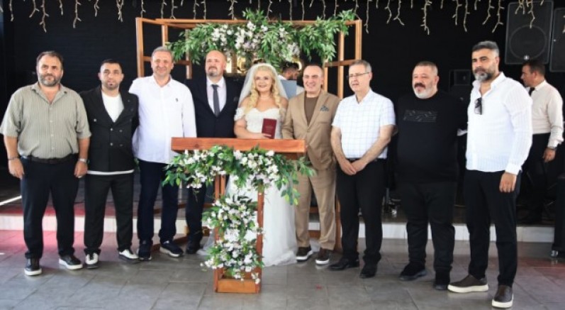 Taraftarlardan Ferdi Pınar Balıkesirde evlendi