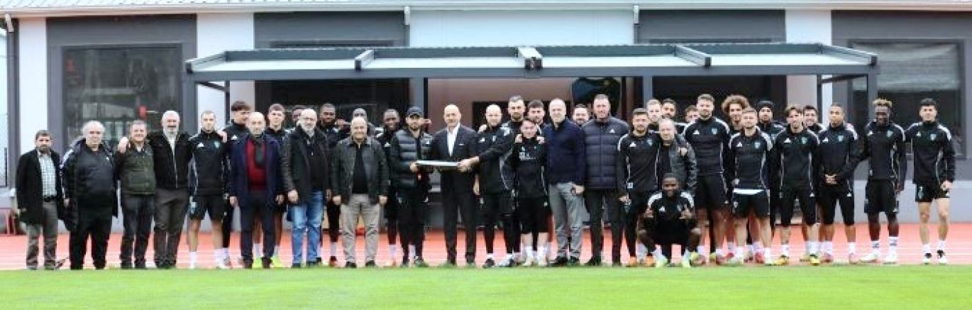 Yeşil-Siyahlıların idmanında İzmit'in tanınan İsimleri