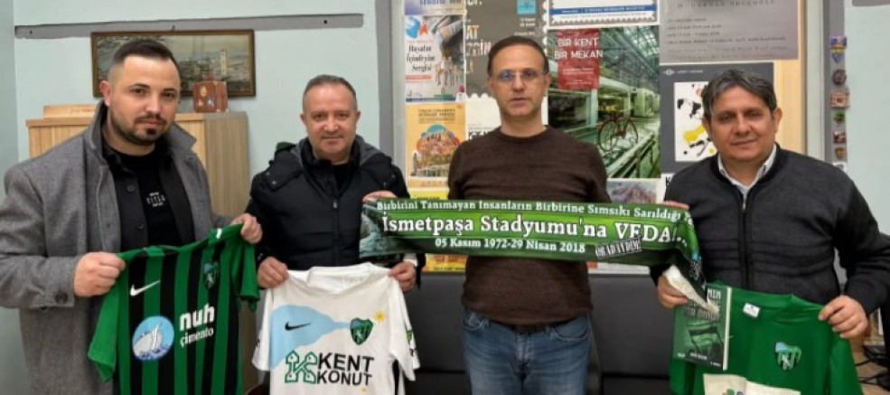 Yiğit Özcan'dan müzeye forma atkı bağışı